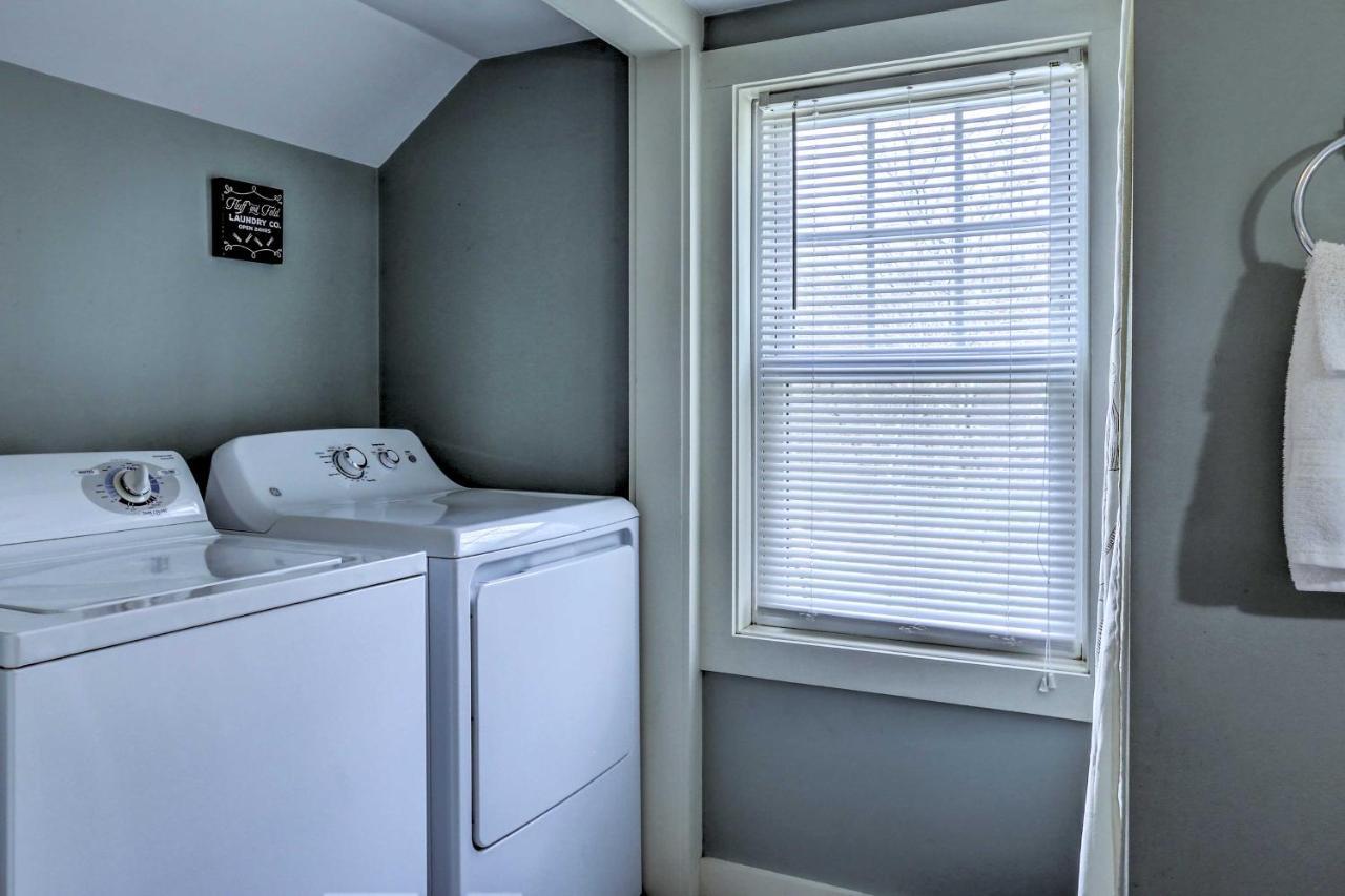 Remodeled Farmhouse In Waterford Near 2 Beaches! Екстериор снимка
